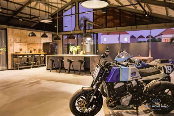 Image 6 from Extraordinary 3 Bedroom Villa for Sale Leasehold in Bali Kerobokan