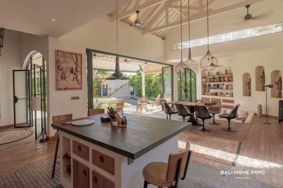 Image 3 from Villa Keluarga 4 Kamar untuk Disewa dengan Taman & Berjarak Dekat dengan Pantai Berawa