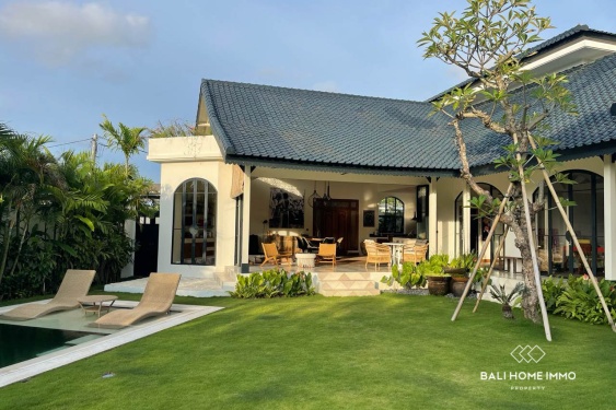 Image 1 from Villa Keluarga 4 Kamar untuk Disewa dengan Taman & Berjarak Dekat dengan Pantai Berawa