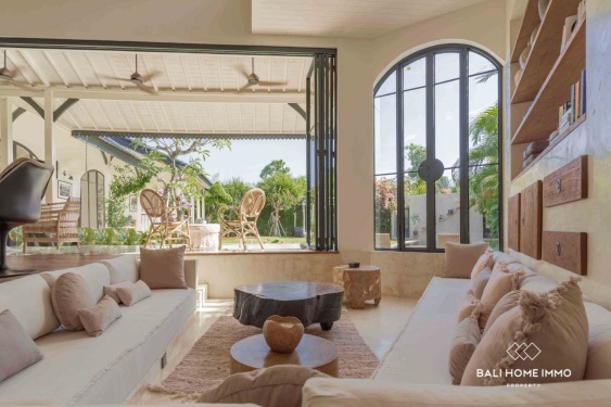 Image 2 from Villa Keluarga 4 Kamar untuk Disewa dengan Taman & Berjarak Dekat dengan Pantai Berawa