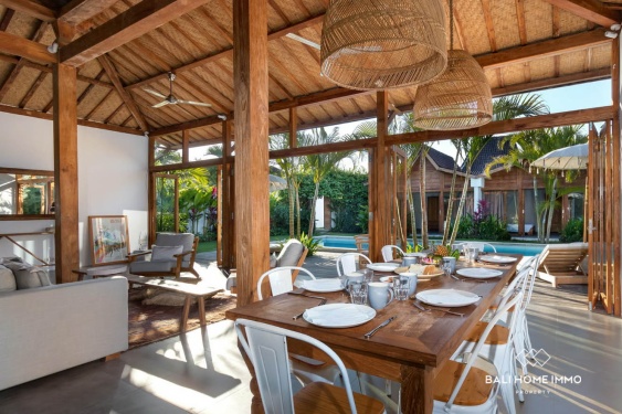 Image 3 from Villa de style familial de 4 chambres à vendre à Batu Belig Kerobokan