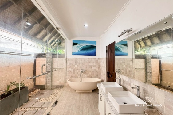 Image 13 from Villa Bergaya Keluarga dengan 5 Kamar Dijual di Umalas