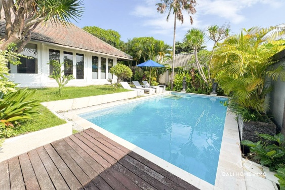 Image 1 from Villa familiale de 5 chambres à vendre à Umalas