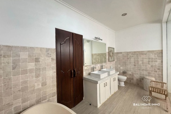 Image 12 from Villa Bergaya Keluarga dengan 5 Kamar Dijual di Umalas