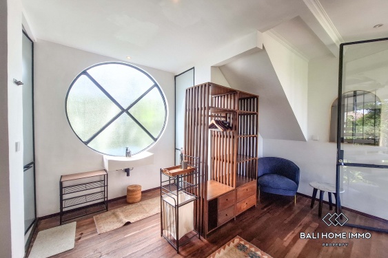 Image 12 from Villa emblématique de 4 chambres à louer à Canggu Batu Bolong