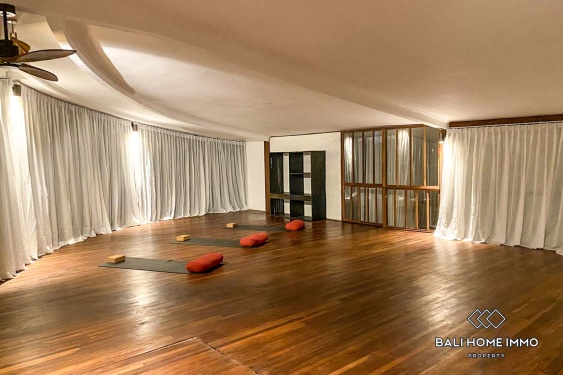 Image 17 from Villa emblématique de 4 chambres à louer à Canggu Batu Bolong