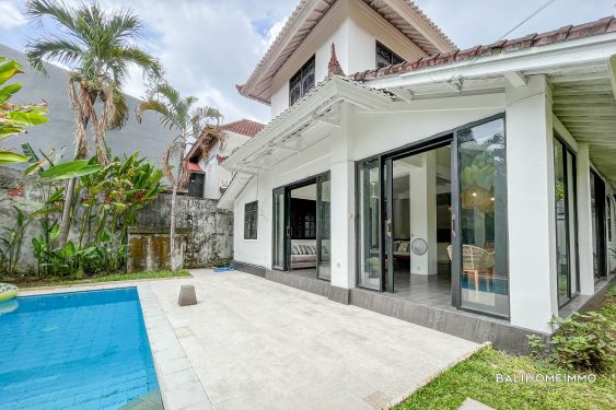 Image 2 from Villa de 3 chambres récemment rénovée à vendre en bail à Seminyak Bali
