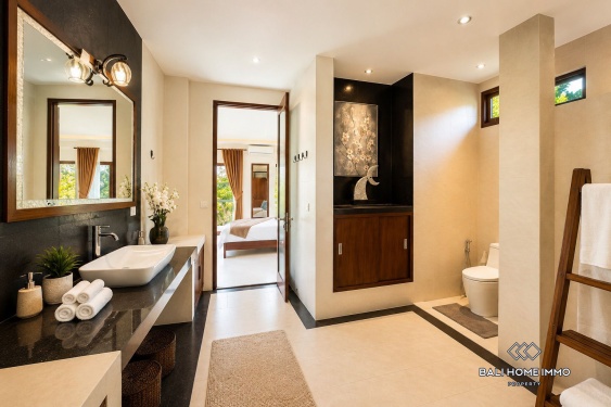 Image 16 from Villa 4 Kamar Tidur bergaya Joglo disewakan di Padonan Canggu Bali