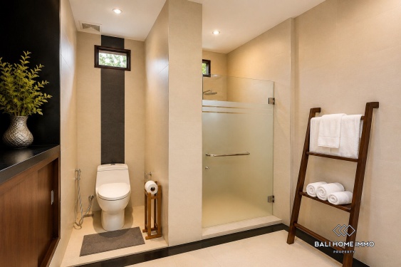 Image 18 from Villa 4 Kamar Tidur bergaya Joglo disewakan di Padonan Canggu Bali