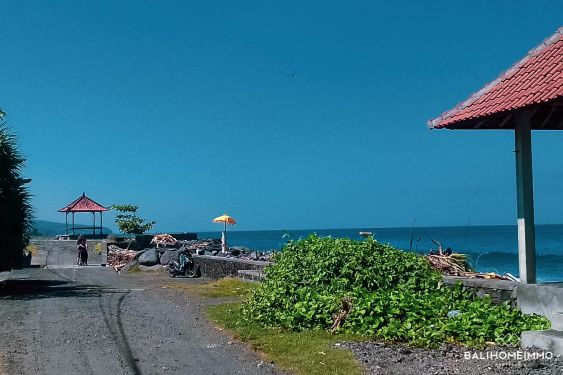 Image 9 from BEACHFRONT LAND FOR SALE FREEHOLD IN BALI KARANGASEM PANTAI JASRI