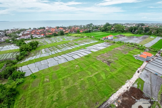 Image 2 from Terrain à vendre en pleine propriété à Bali, près de la plage de Seseh