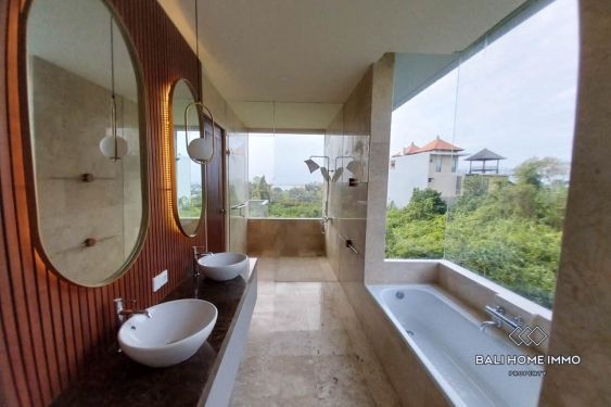 Image 17 from Dijual Villa Mewah 3 Kamar Berpemandangan Hutan dan Laut di Jimbaran Bali