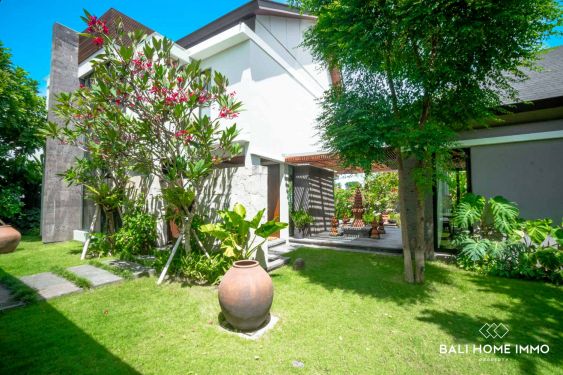 Image 3 from Luxueuse villa familiale de 4 chambres avec jardin à Kayutulang Canggu Bali