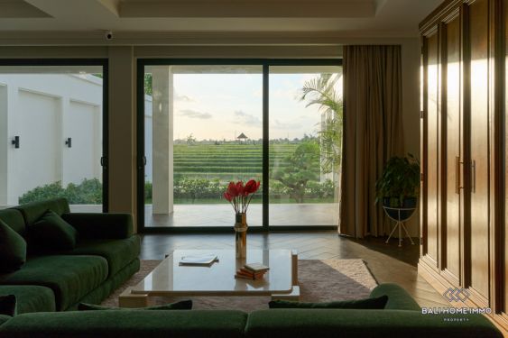 Image 8 from Townhouse Mewah 4 Kamar Tidur Bergaya Georgia untuk Disewakan Tahunan di Babakan Canggu Bali