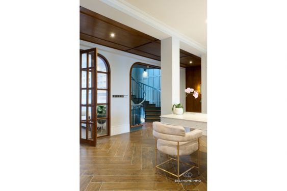 Image 10 from Townhouse Mewah 4 Kamar Tidur Bergaya Georgia untuk Disewakan Tahunan di Babakan Canggu Bali