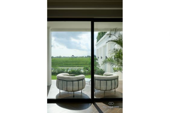 Image 13 from Townhouse Mewah 4 Kamar Tidur Bergaya Georgia untuk Disewakan Tahunan di Babakan Canggu Bali