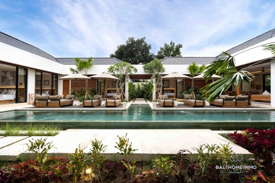 Luxurious 4 bedroom Villa with Stunning Rice Field & Mountain Views in Singapadu