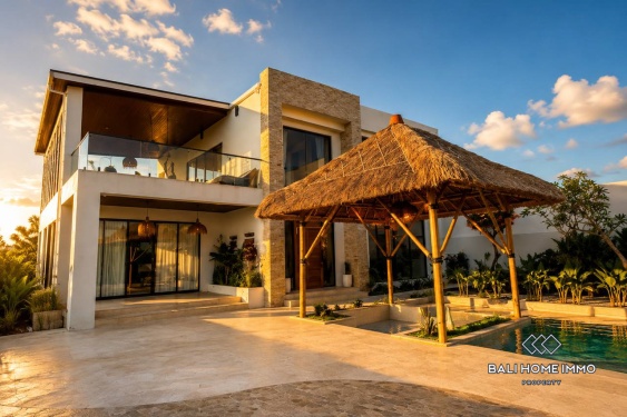 Luxueuse villa de 6 chambres avec vue sur l'océan à vendre près de la plage de Pandawa