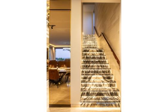 Image 13 from Luxueuse villa de 6 chambres avec vue imprenable à vendre et à louer à Ungasan