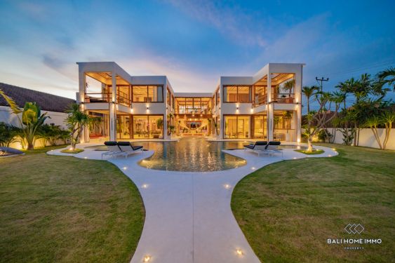 Image 1 from LUXURIOUS 6 BEDROOM VILLA FOR SALE LEASEHOLD IN CANGGU BERAWA