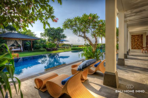 Image 4 from VILLA DE 7 CHAMBRES AVEC VUE SUR LA FALAISE ET L'OCÉAN À VENDRE À BALI PRÈS DE LA PLAGE DE PANDAWA
