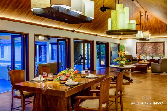 Image 10 from VILLA DE 7 CHAMBRES AVEC VUE SUR LA FALAISE ET L'OCÉAN À VENDRE À BALI PRÈS DE LA PLAGE DE PANDAWA