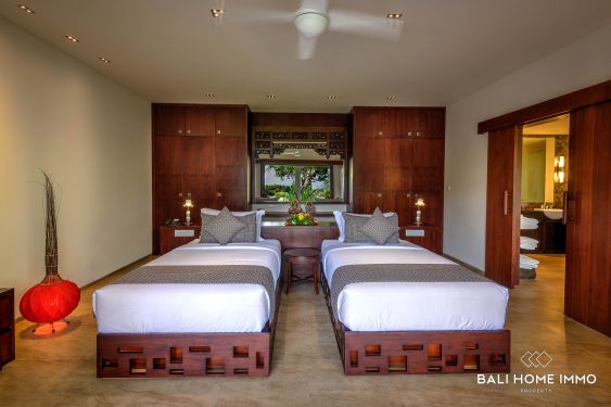 Image 13 from VILLA DE 7 CHAMBRES AVEC VUE SUR LA FALAISE ET L'OCÉAN À VENDRE À BALI PRÈS DE LA PLAGE DE PANDAWA