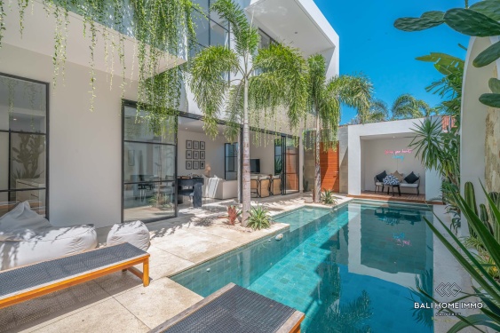 Luxurious move in ready 4 Bedrooms villa for sale leasehold in Bali Canggu Berawa