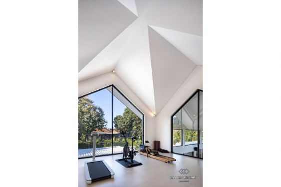 Image 9 from 2 Bedroom Villa with Spacious Garden for Rent in Umalas Bali