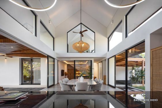 Image 4 from 2 Bedroom Villa with Spacious Garden for Rent in Umalas Bali