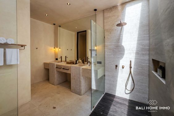 Image 17 from Villa de luxe de 3 + 1 chambres au bord de la rivière à vendre en location à Bali Tumbak Bayuh