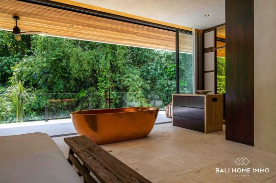 Image 16 from Villa de luxe de 3 + 1 chambres au bord de la rivière à vendre en location à Bali Tumbak Bayuh