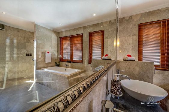 Image 16 from Villa Mewah 3 Kamar Dijual di Bali Seminyak