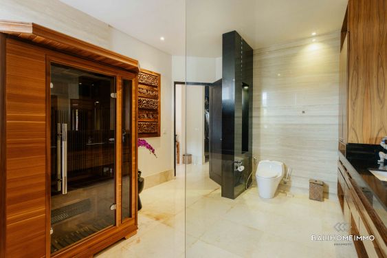 Image 16 from Villa mewah 3 kamar tidur di jantung Seminyak untuk dijual