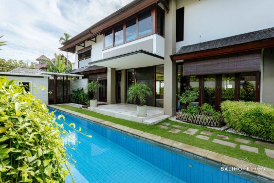Image 4 from Villa mewah 3 kamar tidur di jantung Seminyak untuk dijual