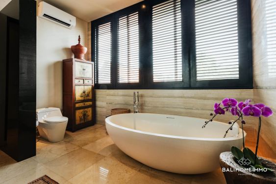 Image 18 from Villa mewah 3 kamar tidur di jantung Seminyak untuk dijual