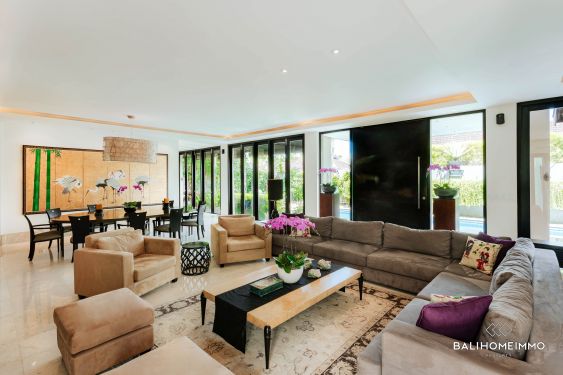 Image 11 from Villa mewah 3 kamar tidur di jantung Seminyak untuk dijual