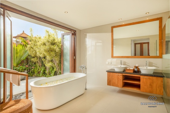 Image 12 from Villa de luxe de 3 chambres en location mensuelle à Bali Canggu Berawa