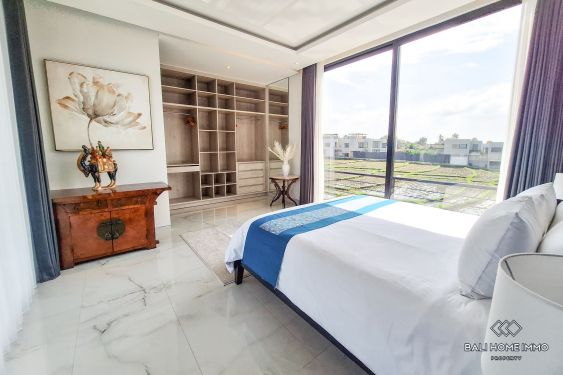 Image 15 from Villa familiale de 4 chambres avec vue sur l'océan à louer à distance de Lima Beach Bali