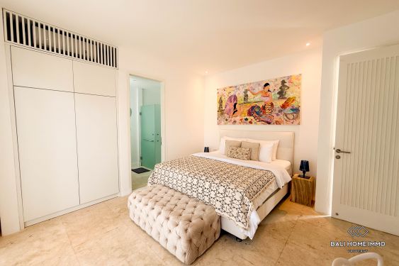 Image 11 from Dijual Villa Luas 4 Kamar Tidur dengan Taman di Seminyak