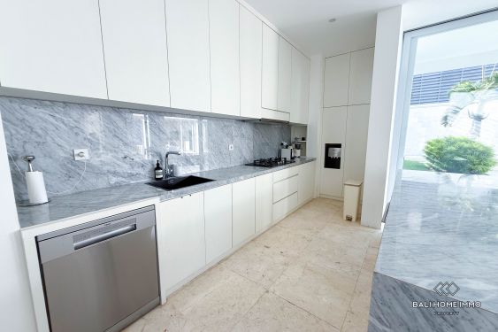 Image 7 from Dijual Villa Luas 4 Kamar Tidur dengan Taman di Seminyak