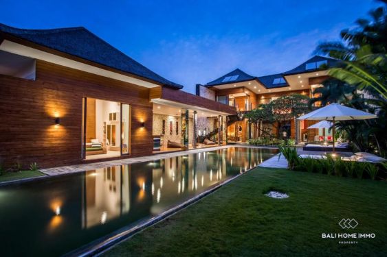 Image 2 from luxueuse villa de 4 chambres à vendre en pleine propriété à Bali Petitenget