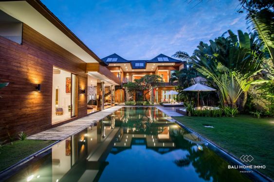Image 1 from luxueuse villa de 4 chambres à vendre en pleine propriété à Bali Petitenget