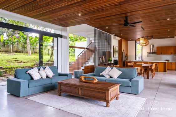 Image 5 from Villa de luxe de 4 chambres avec vue sur la jungle à vendre et à louer à Bali Tabanan Buwit