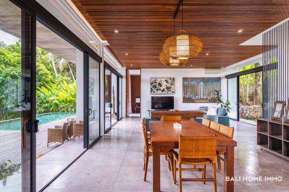 Image 11 from Villa de luxe de 4 chambres avec vue sur la jungle à vendre et à louer à Bali Tabanan Buwit