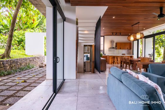 Image 9 from Villa de luxe de 4 chambres avec vue sur la jungle à vendre et à louer à Bali Tabanan Buwit