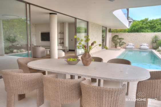 Image 3 from Villa de luxe de 4 chambres avec vue sur la mer à vendre et à louer à l'année à Bingin