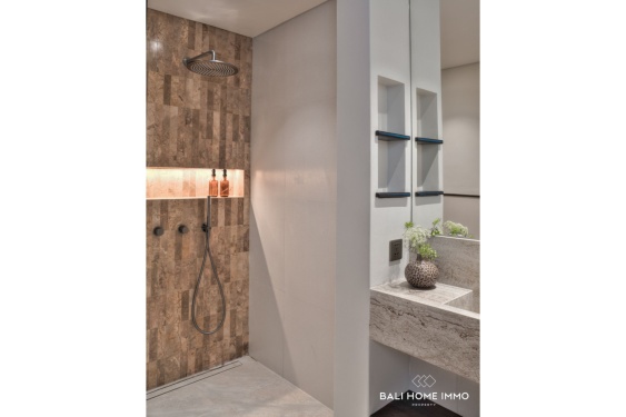 Image 14 from Villa de luxe de 4 chambres avec vue sur la mer à vendre et à louer à l'année à Bingin