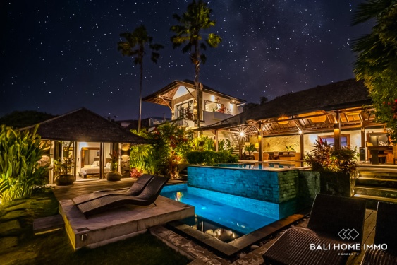 VILLA DE LUXE DE 5 CHAMBRES AVEC VUE SUR L'OCÉAN À VENDRE EN BAIL À BINGIN