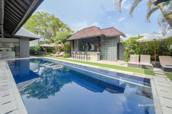 Image 2 from Villa de luxe de 5 chambres à vendre en pleine propriété à Bali Seminyak
